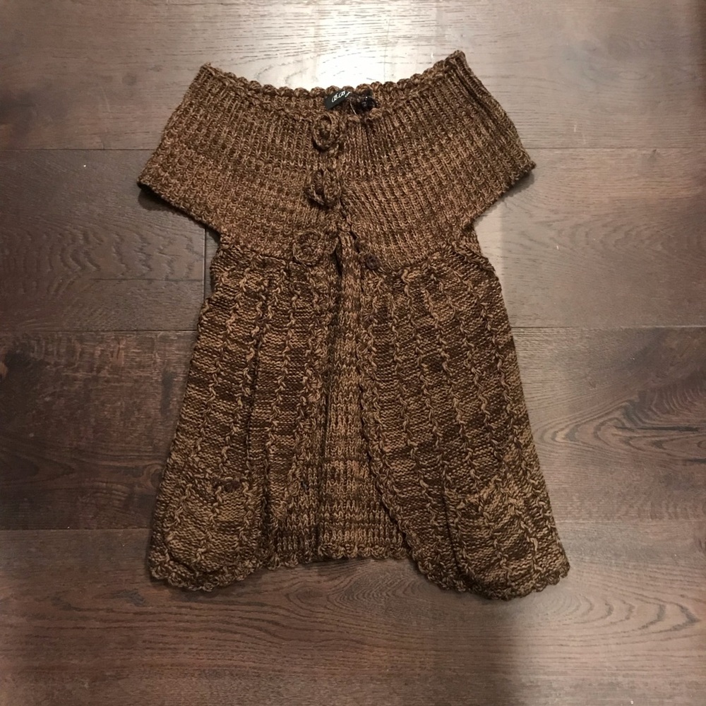 Brand new, never worn, tags still on